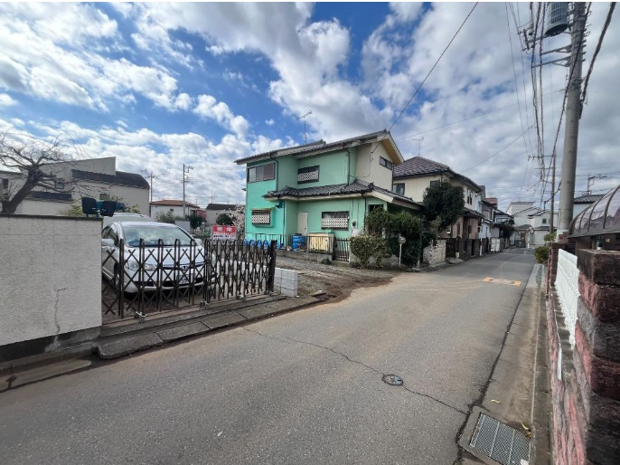敷地面積122.6坪　売地　川越市大塚2丁目の前面道路含む現地写真|北西側約4ｍ公道、約7ｍの接道