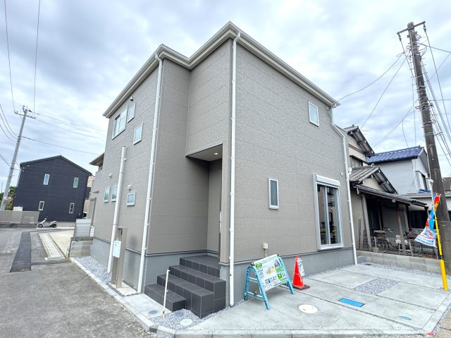 三郷市彦成２丁目新築戸建【彦郷小学校：9分】の外観|完成済み内覧可能です！！