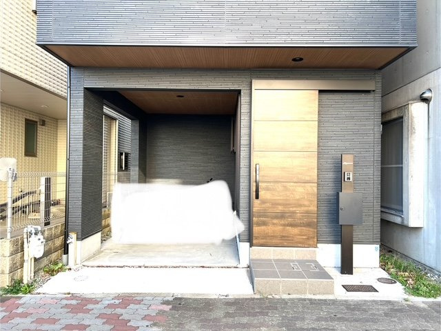 神戸市長田区若松町10丁目中古戸建の玄関