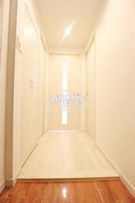 【玄関】 | プレジオ江坂ROUGE | 住まいの顔ともなる玄関