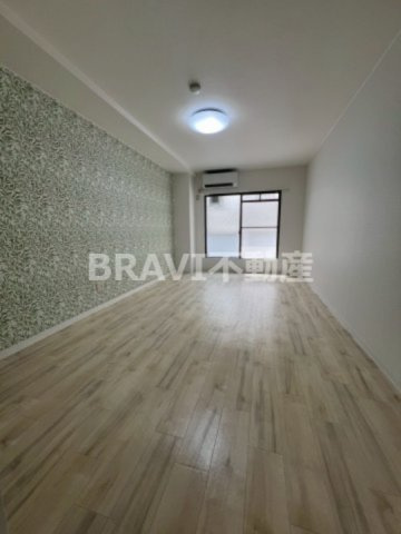 サンライン成育　BRAVI不動産の洋室|【サンライン成育】スタンダードな洋室です