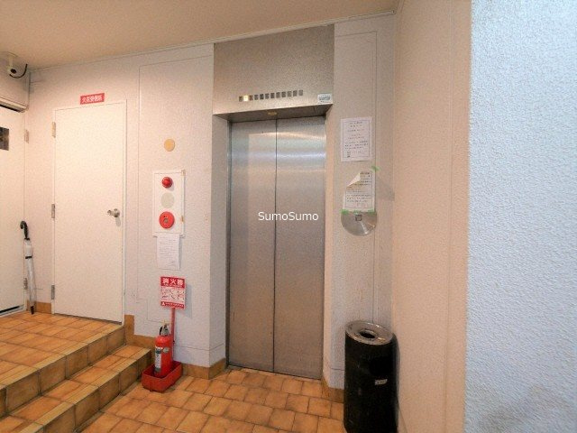 ルミエール四ツ橋のロビー