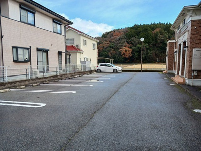 【駐車場】 | アルカンシェル | 駐車場です