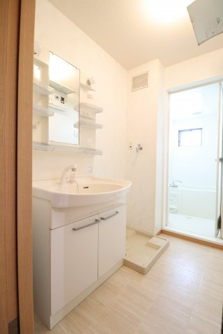 カンパーニュCの洗面所|脱衣スペースもあります