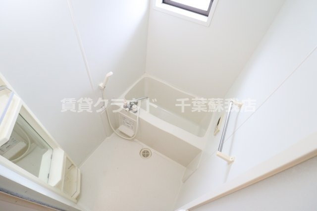 カンパーニュCの浴室|浴室に窓があるので、ちょっとした換気ができるのがポイント！