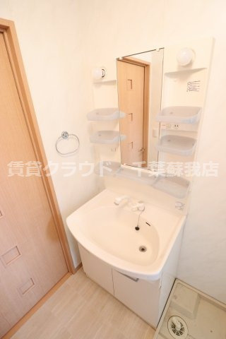 カンパーニュCの洗面所|朝の身支度に欠かせない独立洗面台♪