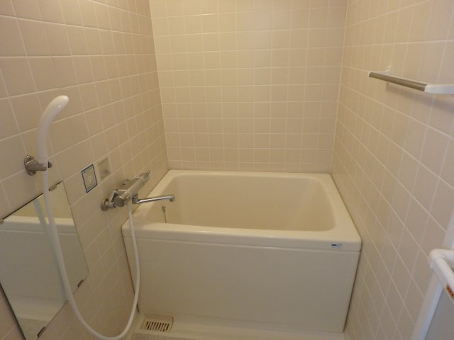 HACHIBUSE御影の浴室