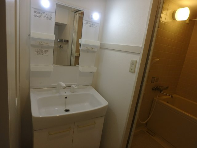 HACHIBUSE御影の洗面所