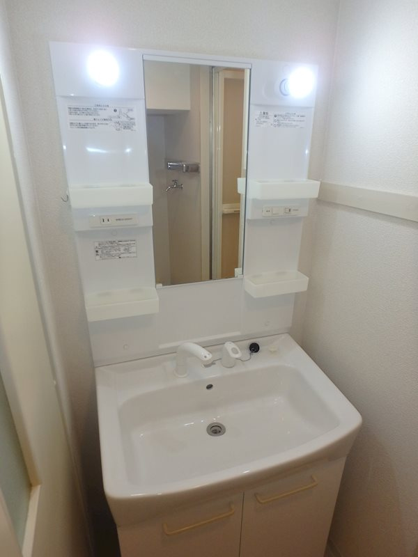 HACHIBUSE御影の洗面所