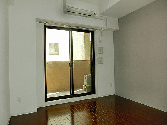 レジュールアッシュ神戸元町の洋室