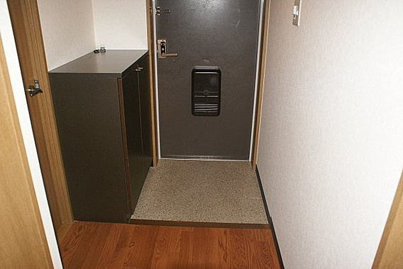 プラザインペリアルの玄関