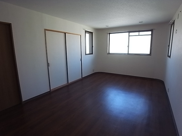 プラザインペリアルの居間・リビング