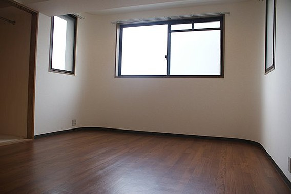 プラザインペリアルの居間・リビング