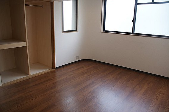 プラザインペリアルの居間・リビング