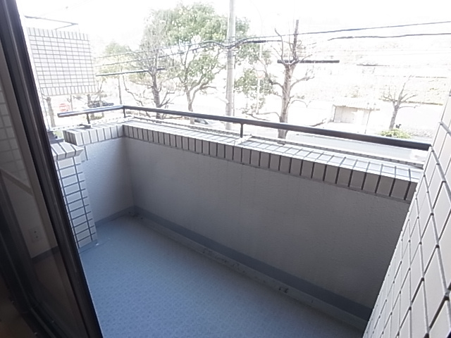 フローラ東御影のバルコニー