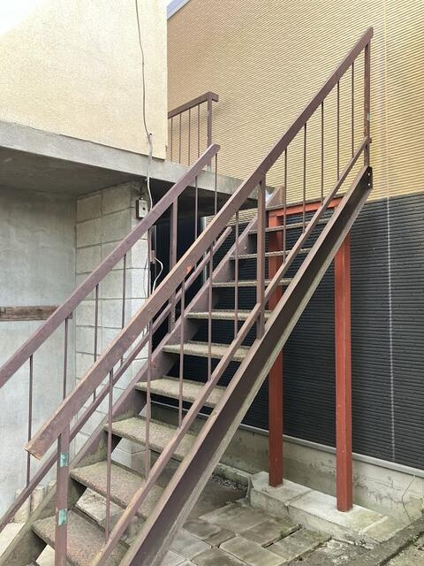 宇都宮市戸祭3丁目　5DK　中古住宅のその他|物置階段