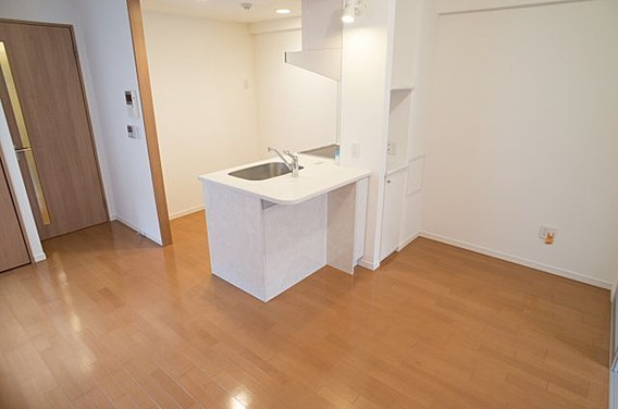 メゾンドバレーの居間・リビング