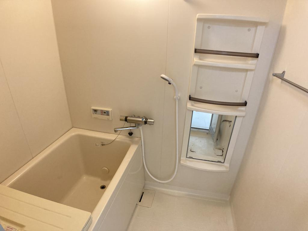 ソレイユ六甲の浴室