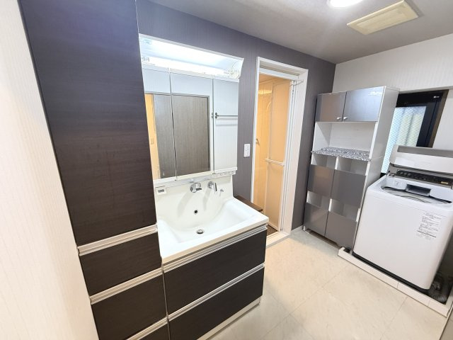 朝日プラザウエスティ神戸の独立洗面台