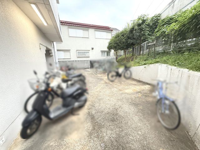 朝日プラザウエスティ神戸の駐輪場