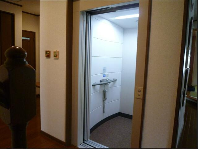 宇都宮市兵庫塚１丁目　4ＳＬＤＫ　中古住宅のその他|ホームエレベーターの内部です。