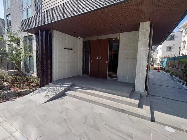 La Maison 友のエントランス