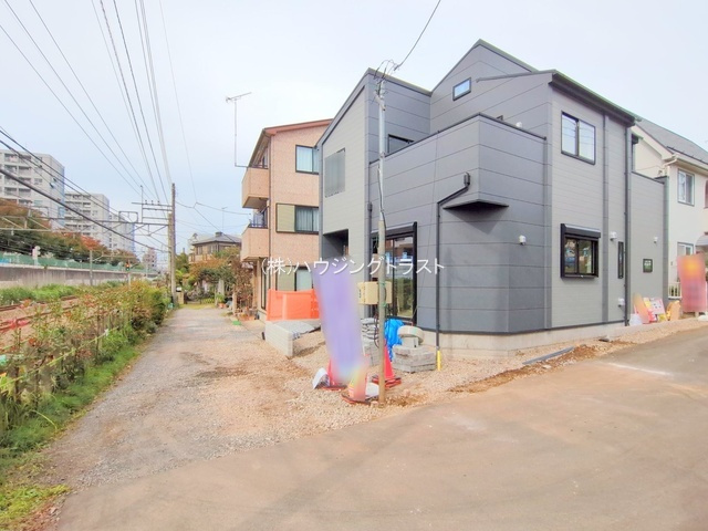 MIRASUMO 所沢市上安松　全１棟の前面道路含む現地写真