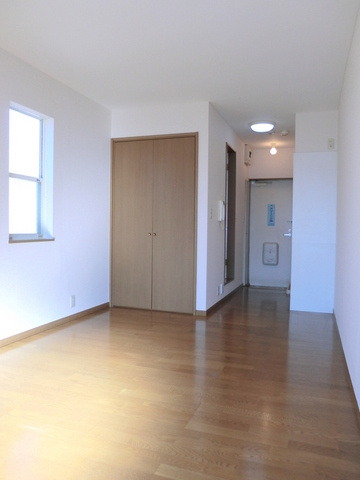 ハイムサンフラワーの居間・リビング|★レイアウトのしやすいお部屋です★