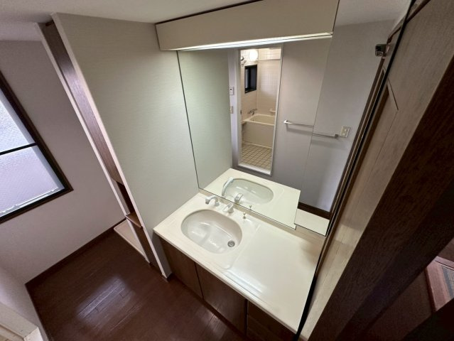 グランドメゾン芦屋岩園の洗面所