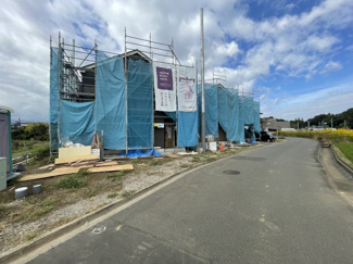 【前面道路含む現地写真】 | 相模原市当麻　新築分譲住宅　全2棟/今回販売1棟（１号棟） | 前面道路