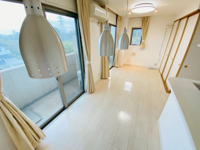 【居間・リビング】