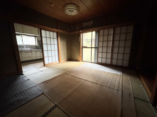 綺麗な空き家で新生活♪足利市福富町の和室|畳の上でゆっくりとくつろげる和室です