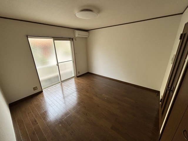 プティメゾン入船の居間・リビング