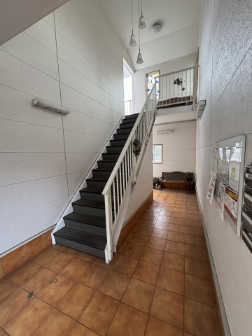 プティメゾン入船のロビー