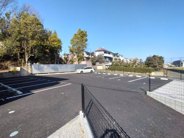 ハイムレトア高田町の駐車場