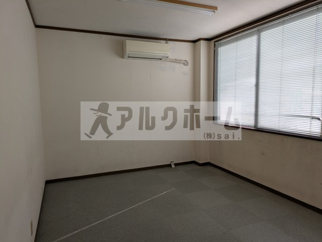 乾ビルの内装