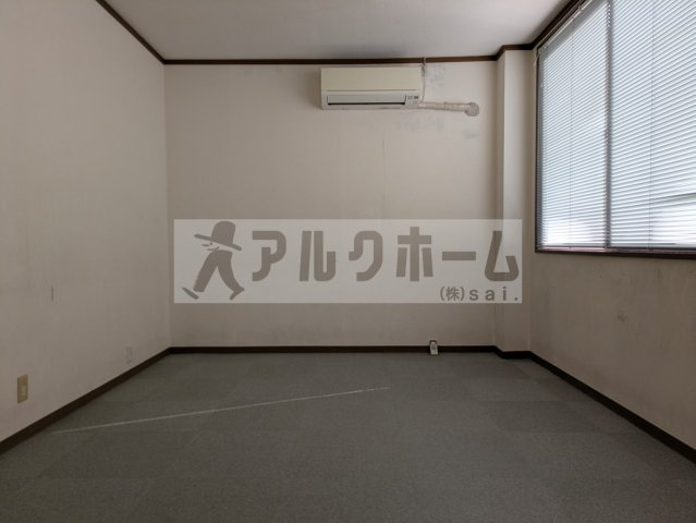 乾ビルの内装