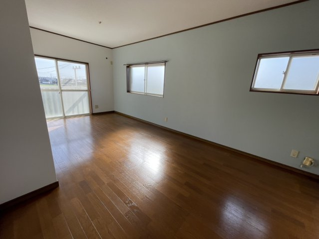 柳川市三橋町蒲船津のアパートの居間・リビング