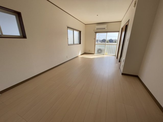 柳川市三橋町蒲船津のアパートの居間・リビング