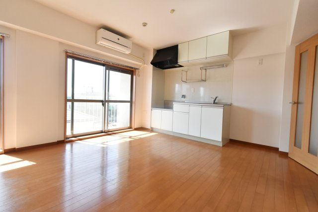 Sempre Vita 南甲子園の居間・リビング|LDK　9.6帖