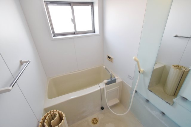 Sempre Vita 南甲子園の浴室