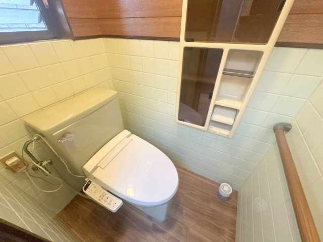 奈良市疋田戸建のトイレ