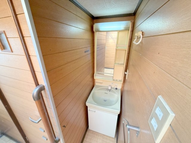 奈良市疋田戸建の独立洗面台