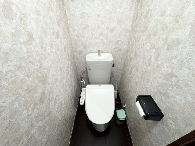 岩風呂付きのオシャレな別荘♪高久乙のトイレ|シンプルで使いやすいトイレです