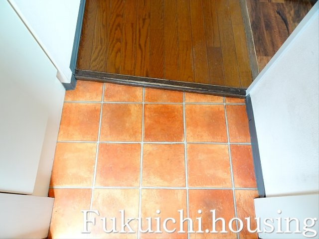 エヌエフ桜上水の玄関