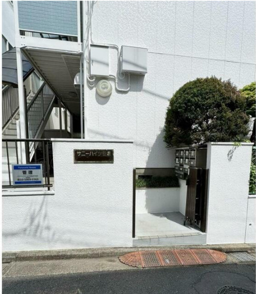 サニーハイツ笹塚のエントランス
