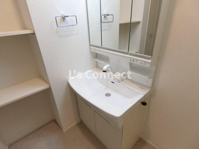 【洗面所】 | フィオーレ８ | 朝の支度もスムーズな独立洗面台。