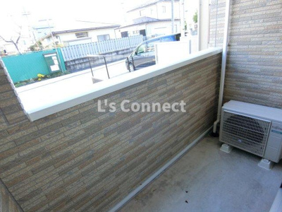 【バルコニー】 | フィオーレ８ | 晴れた日には洗濯物もたくさん干せます。