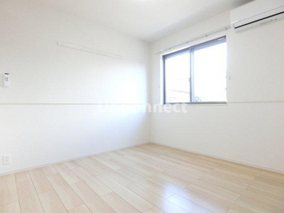 【内装】 | フィオーレ８ | 洋室にもエアコン付きです。