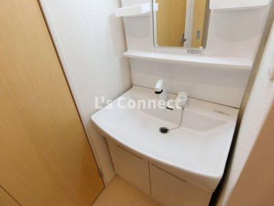 【洗面所】 | ブレスサイドヒルズＧ | 朝の支度もスムーズな独立洗面台。